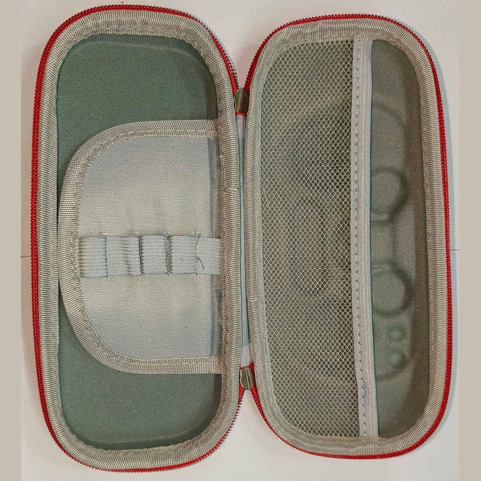 Chrome 7D Stationery Pouch (Design & Color May Vary)