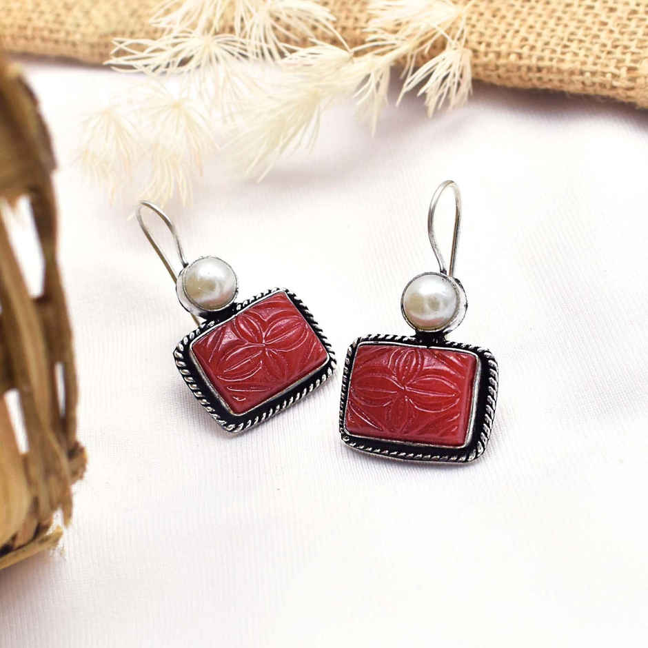 Teejh Teejh Diti Maroon Stone & Pearl Earrings