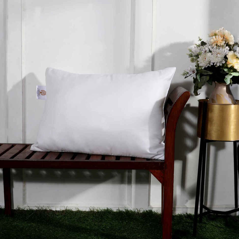 Dream Living Soft Filled pillow 16 x 24 in