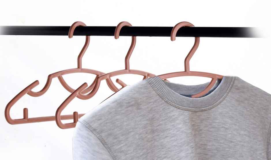 Ganesh Catch Plastic Clothes Hangers Pack Of 6 - Assorted