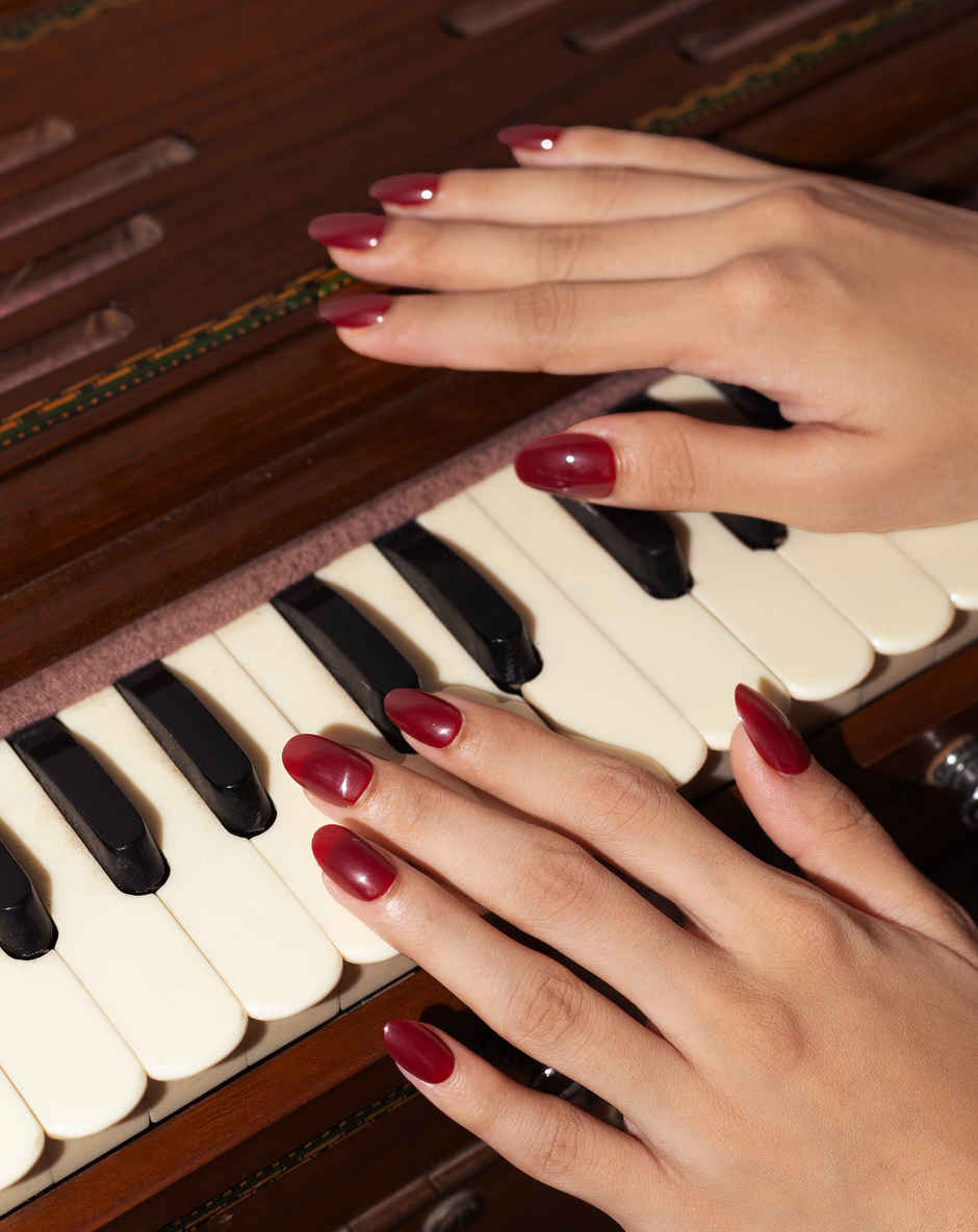 Pep Nails | Maroon | Hand Nails | Medium Round Red | Glossy Solid Press On Nails | 24 Tips