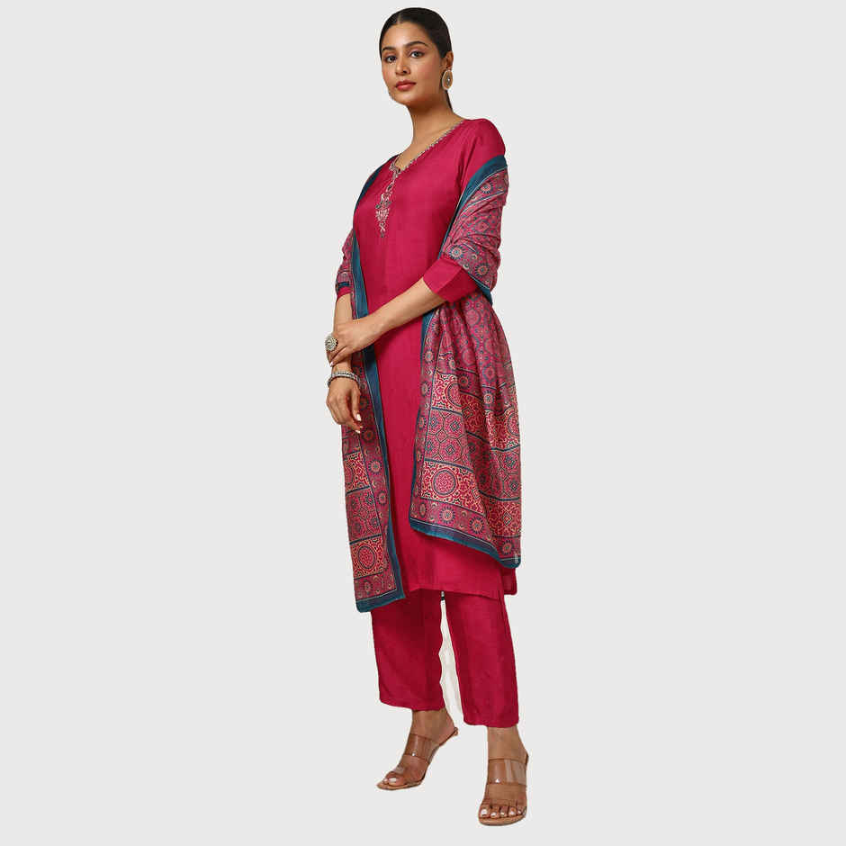 Soch Women's Fuchsia Viscose Blend Embellished Suit Set With Mirror Work M