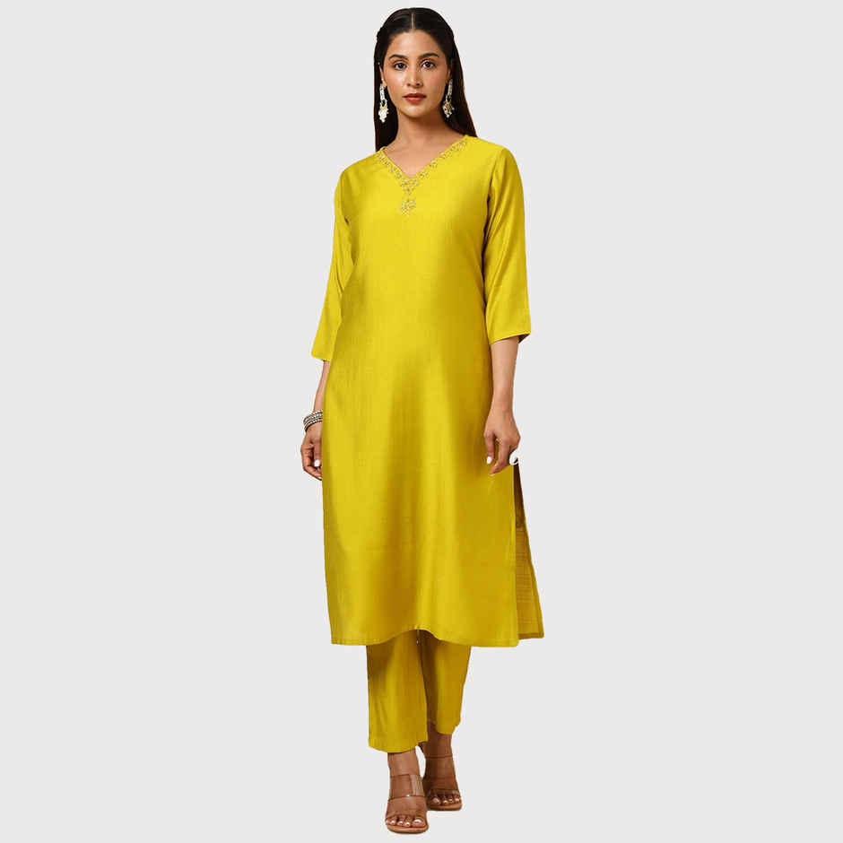 Soch Women's Green Viscose Blend Embellished Kurta Set With Cutdana L