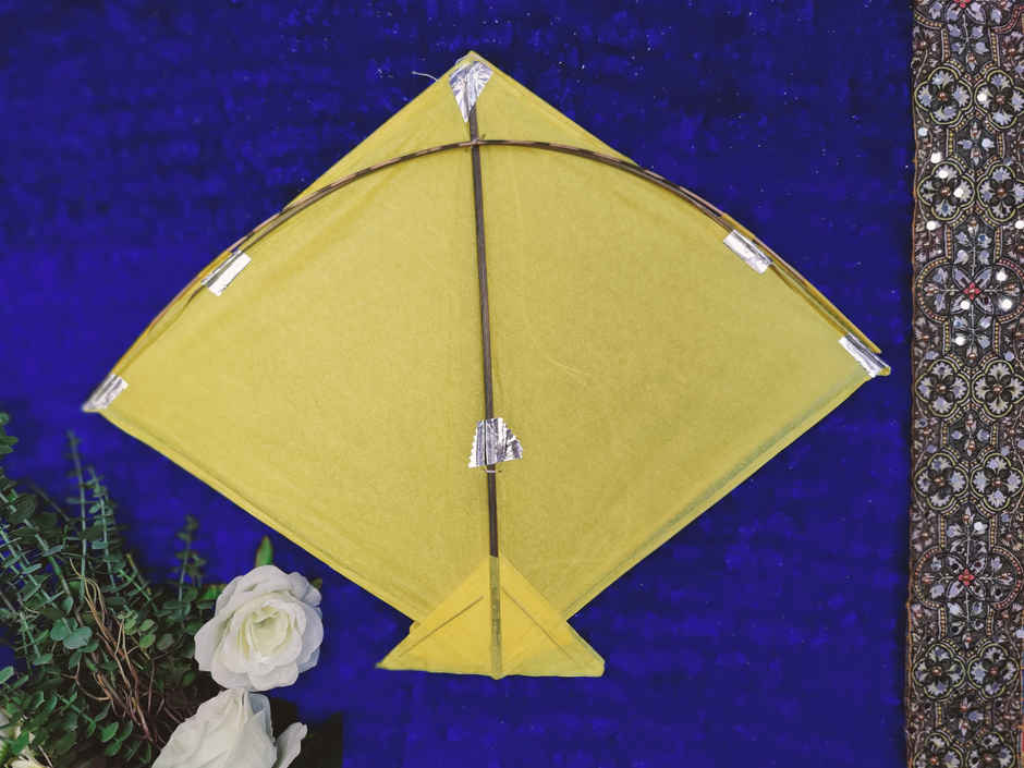 Paper Kite | Color and Design May Vary | Pack of 10 | Patang | House Of Festivals