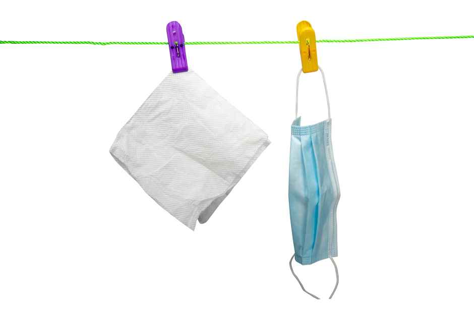 Swastik Houseware Premium Plastic Cloth Clips With Rope - 10 m | Colour May Vary