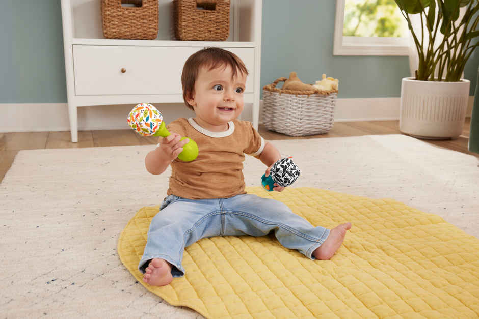 Fisher Price Rattle n Rock Maracas Baby Rattles Newborn Toys Neutral Colors