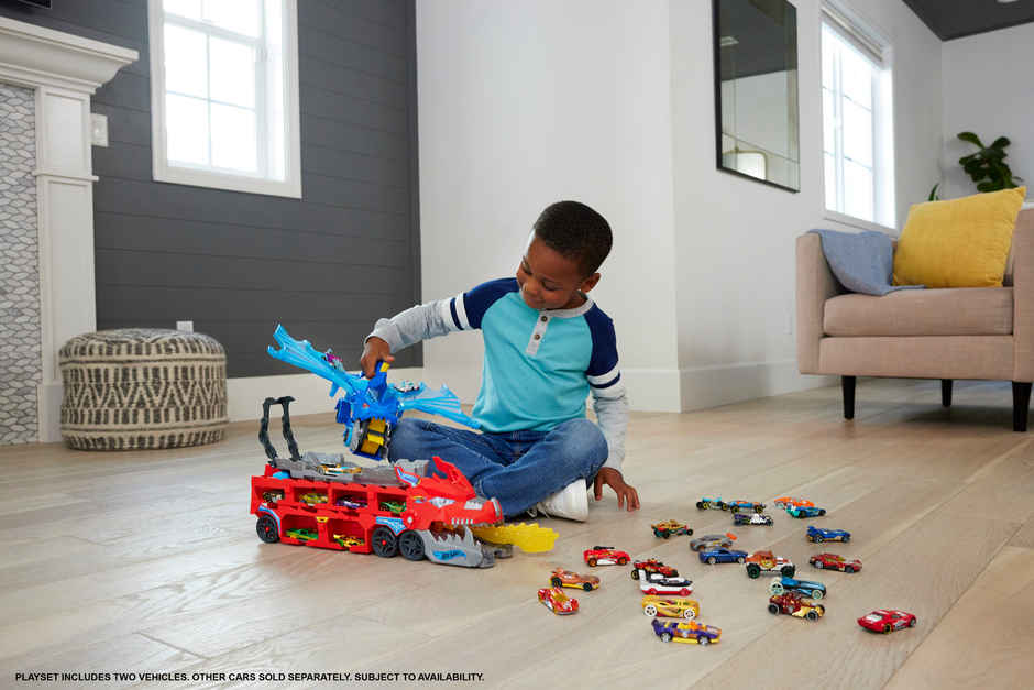 Hot Wheels Ultimate Dual Dragon Transporter with Cars