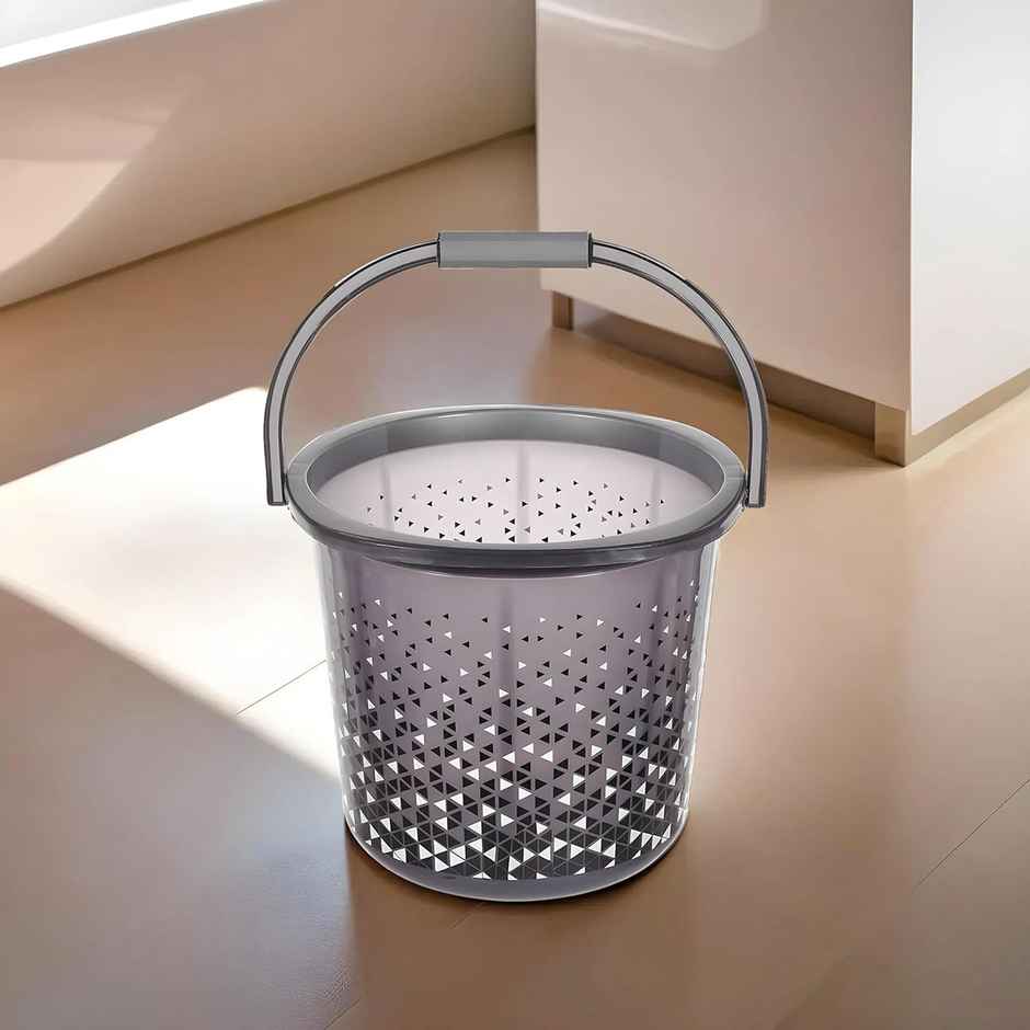 Kuber Industries Unbreakable Plastic Triangle Print Bucket with Handle | 18 L (Black)