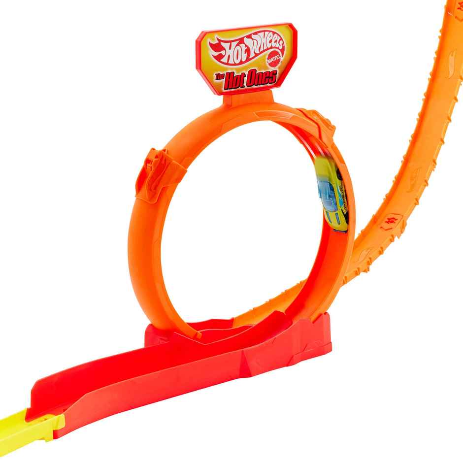 Hot Wheels Action Hot Ones Gravity Drop Track Set and 1:64 Scale Die Cast Toy Car