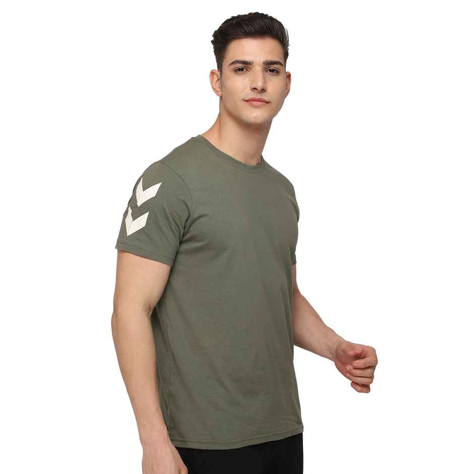 hummel Men's Legacy Chevron Round Neck Solid Regular Fit Cotton Poly T-shirt | Green - L