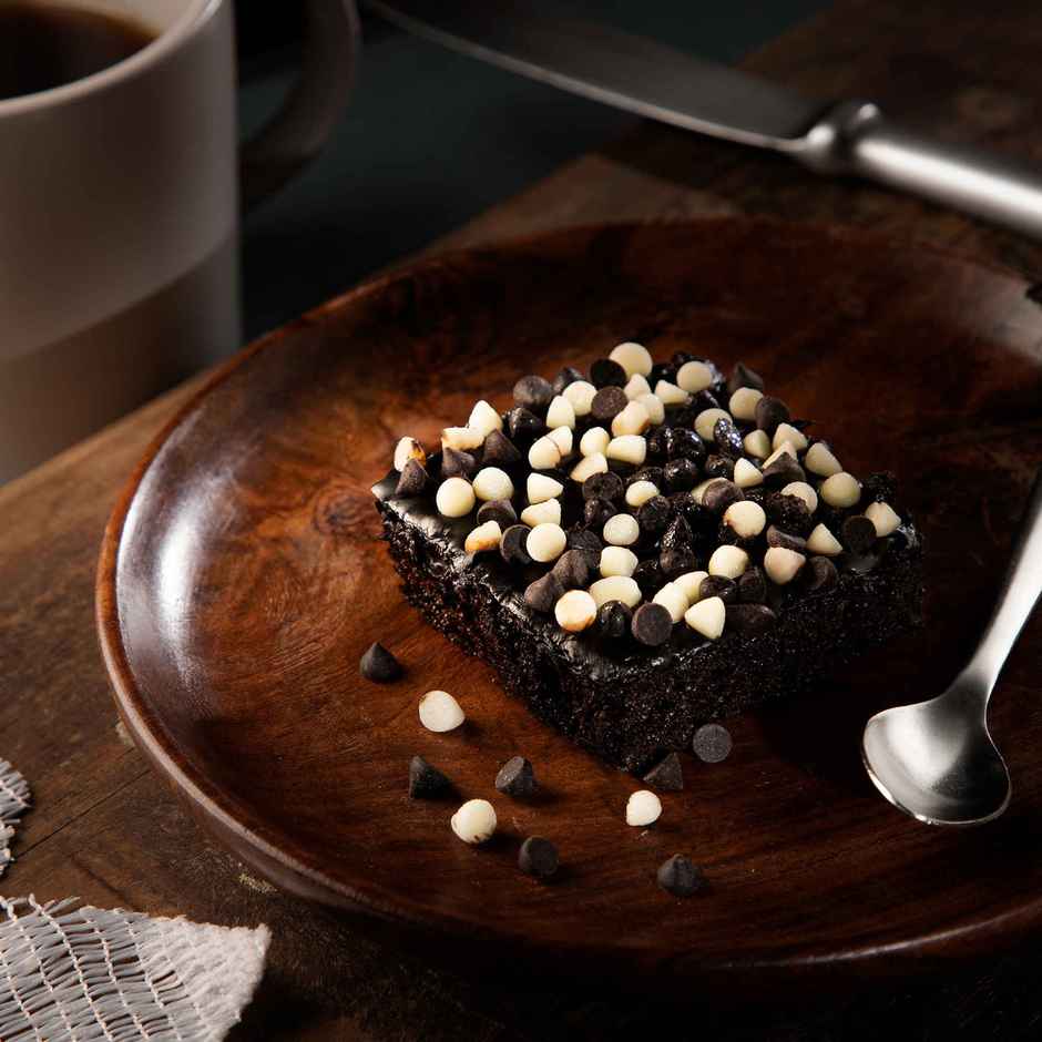 Cake Tale Frozen Chocochip Brownie