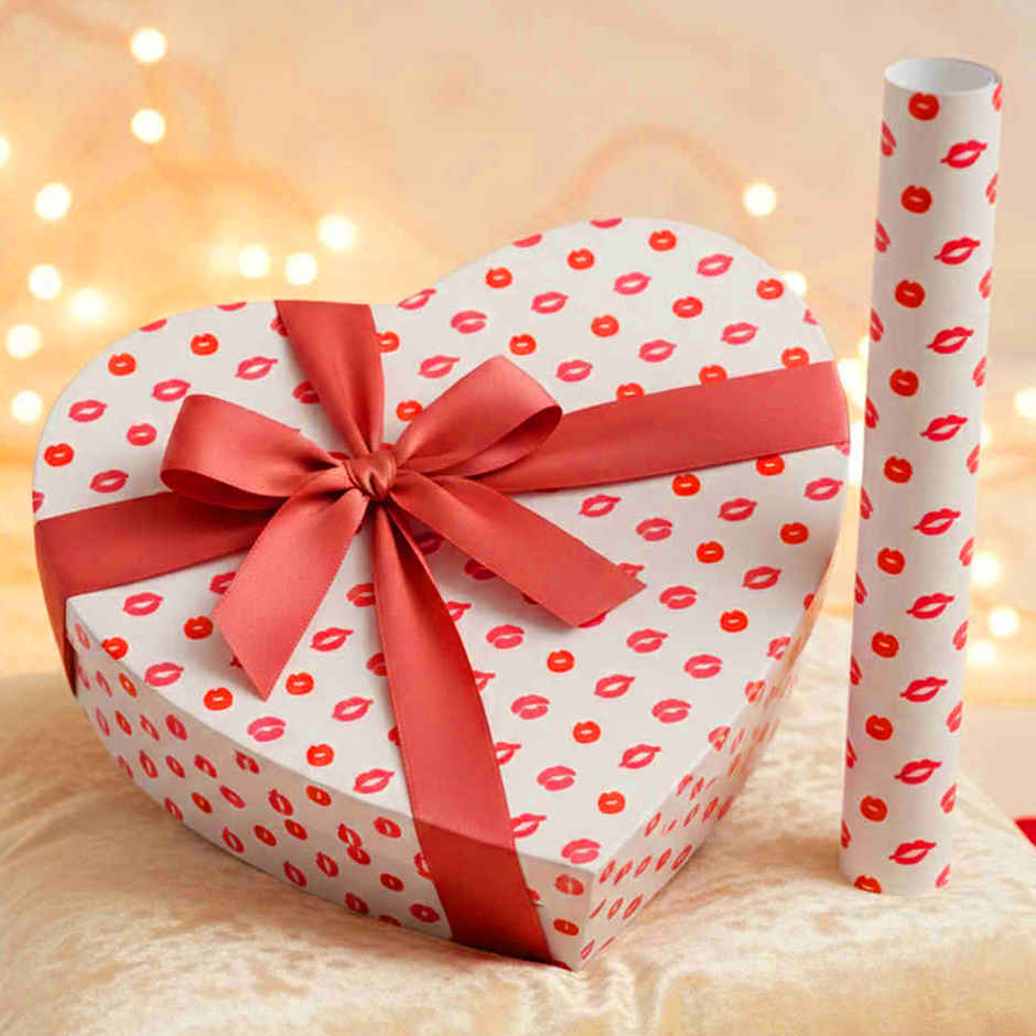 Lips Love Gift Wrapping Paper | Mad Over Prints
