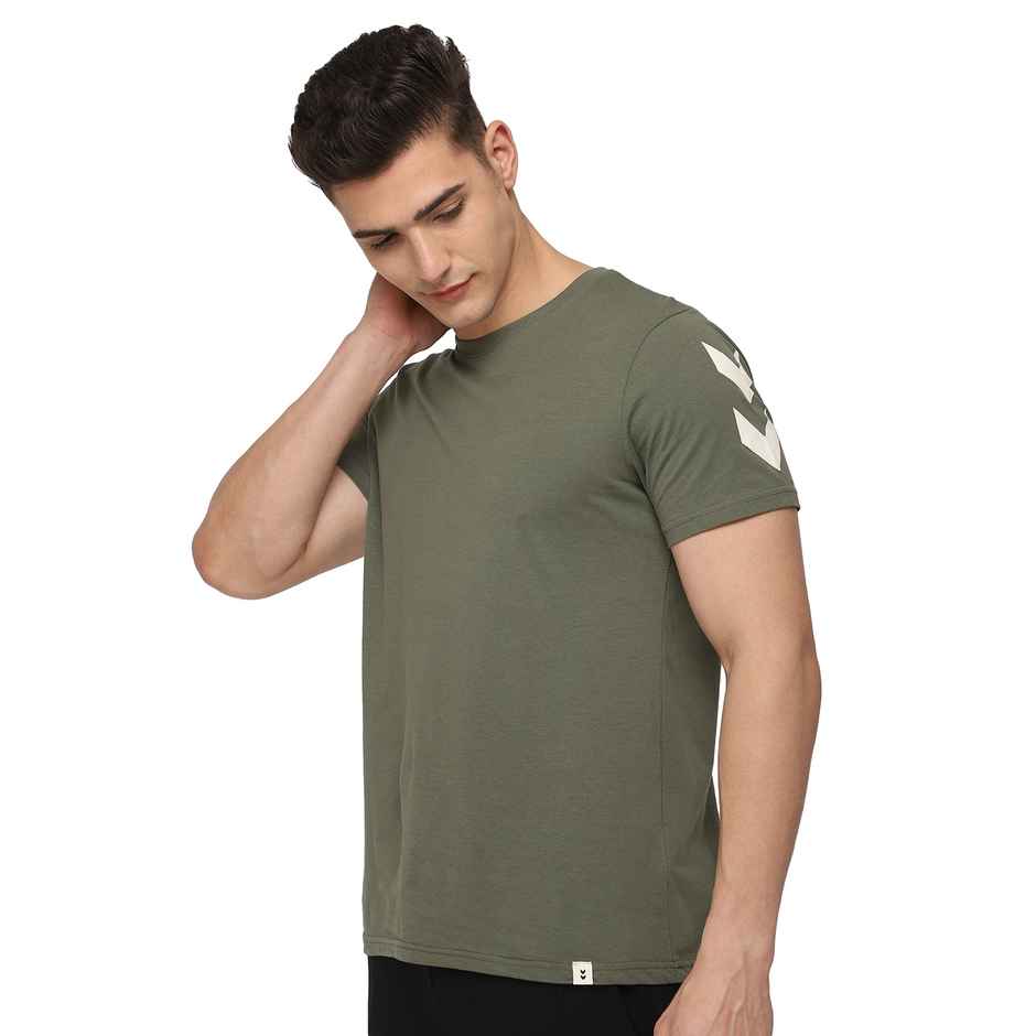 hummel Men's Legacy Chevron Round Neck Solid Regular Fit Cotton Poly T-shirt | Green - L