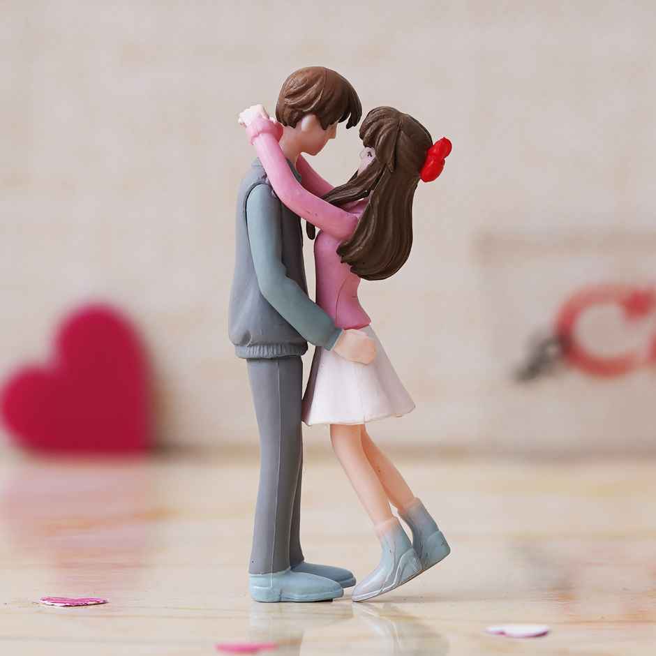 eCraftIndia Romantic Hugging Couple Statue Decorative Showpiece