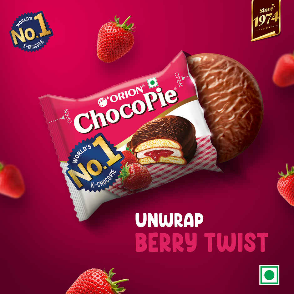 Orion Strawberry Choco Pie | Filled Cake Snack