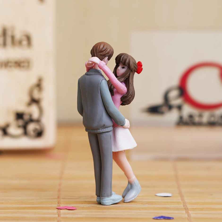 eCraftIndia Romantic Hugging Couple Statue Decorative Showpiece