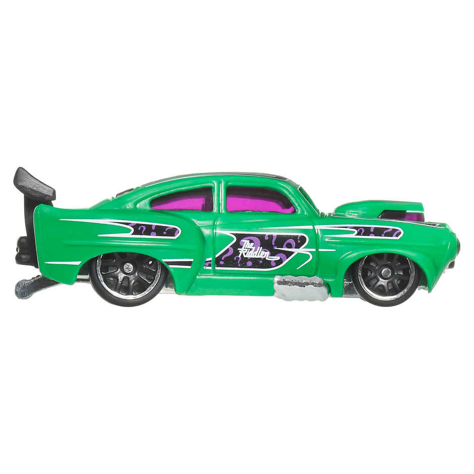 Hot Wheels Batman Themed Toy Car | Batman Jaded | 1:64 Scale Die-Cast Vehicle | Popular Hero or Villain Casting from the Global Franchise
