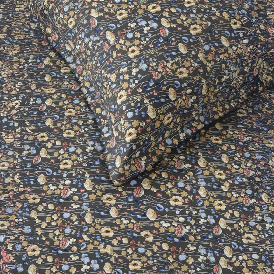 Raymond Home 120 GSM Hazel Floral Double Bedsheet with 2 Pillow Covers Black