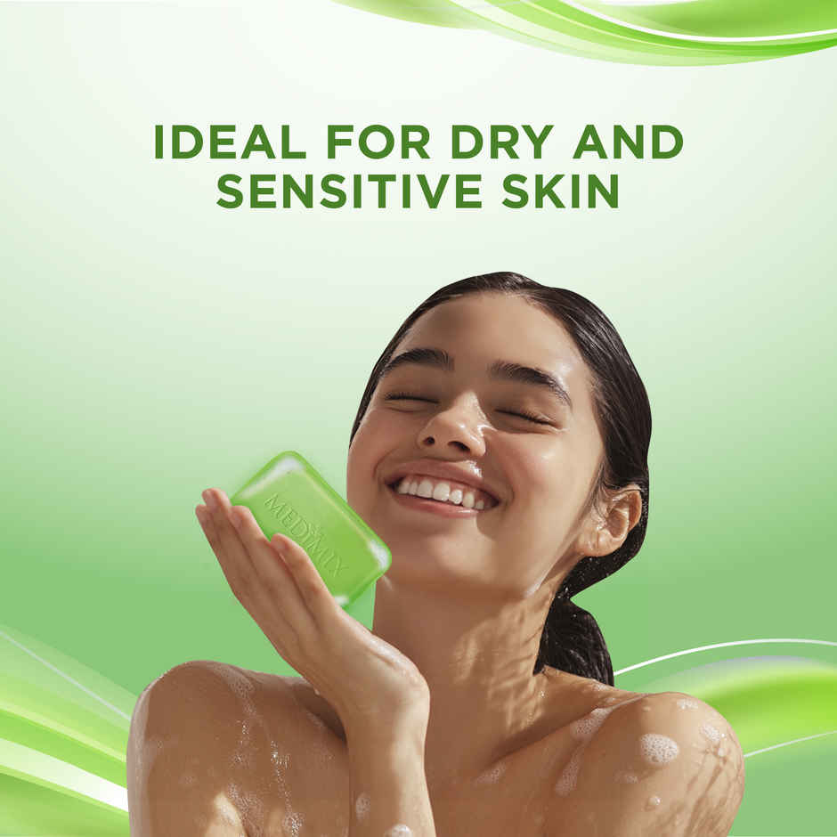 Medimix Transparent Ayurvedic Bathing Soap Infused with Glycerine & Lakshadi Oil for Dry Skin