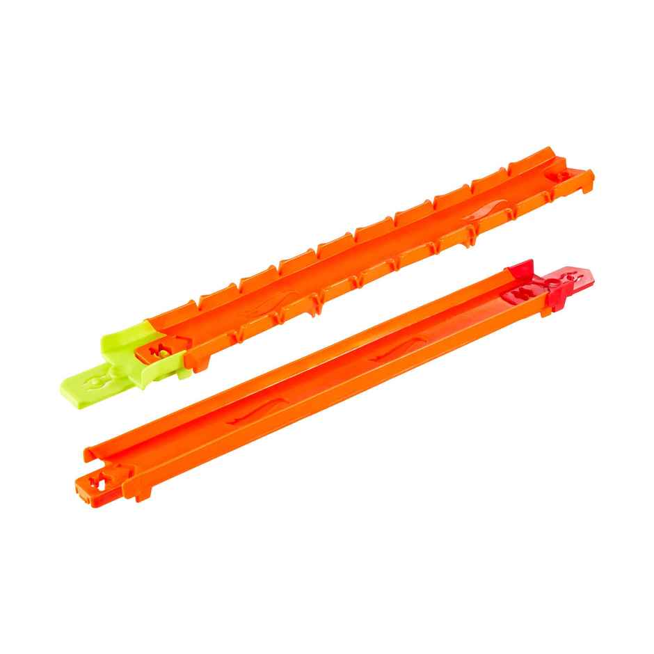 Hot Wheels Track Creator Starter Pack with Vehicle 10 Feet of Speed Snap Flex