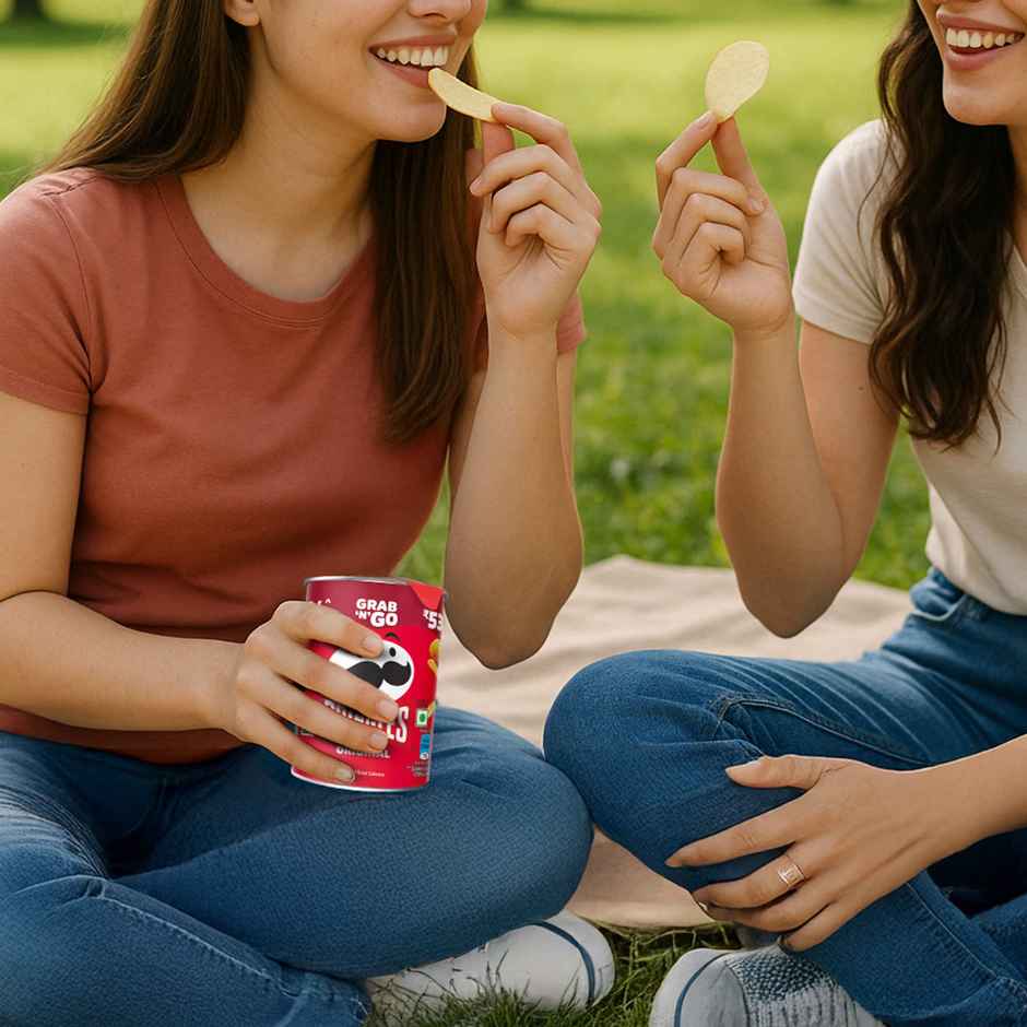 Pringles Potato Chips | Original | Classic & Crunchy