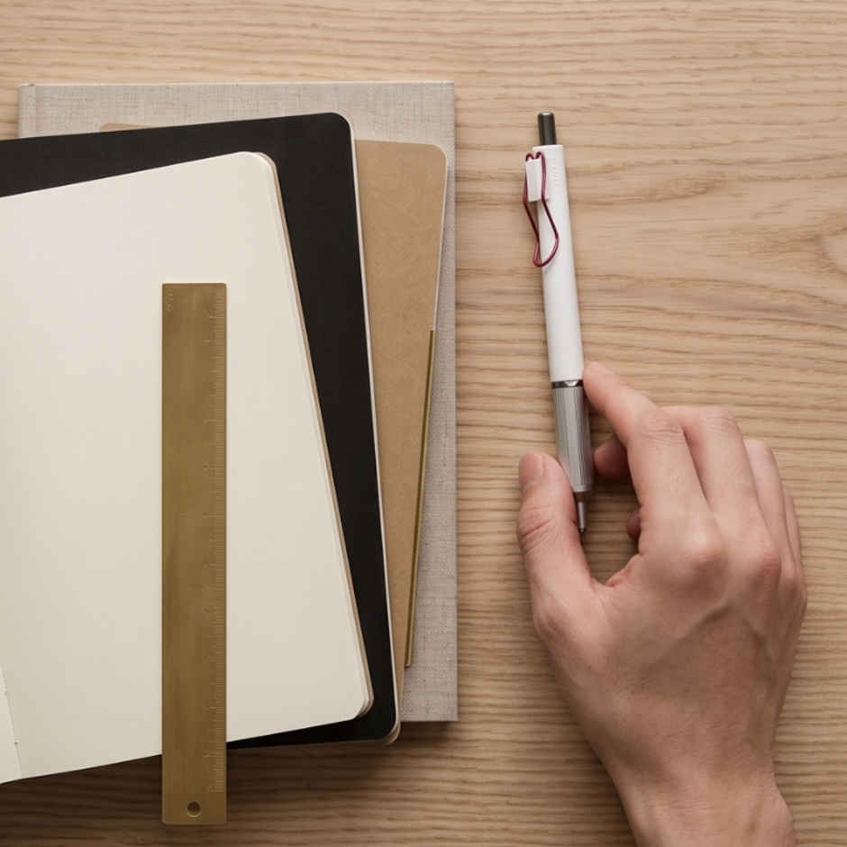 Mitsubishi Uni Jetstream Edge Pen | White