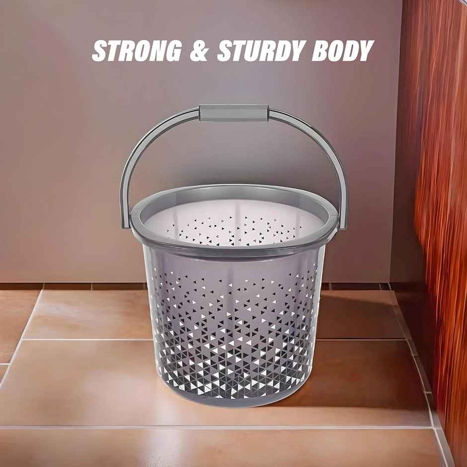 Kuber Industries Unbreakable Plastic Triangle Print Bucket with Handle | 18 L (Black)