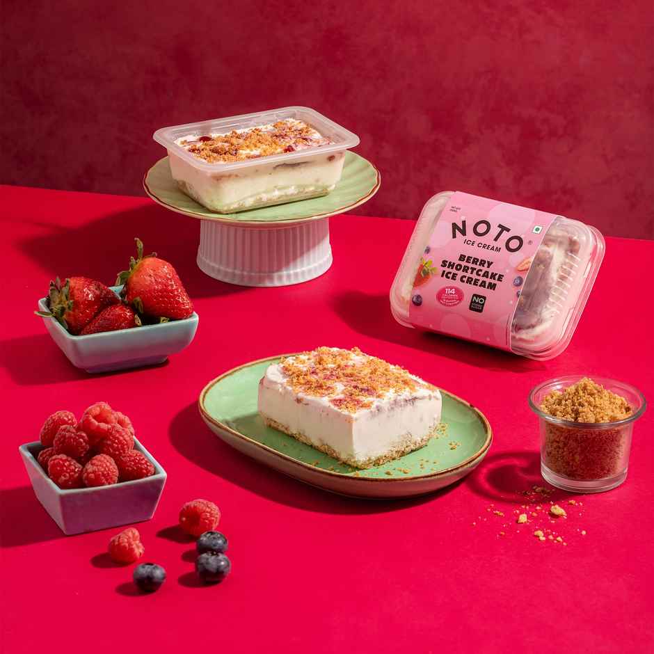 Noto Shortberry Cake  (200ml) & Floweraura Signature Red Rose In Sleeve (1pc) Combo