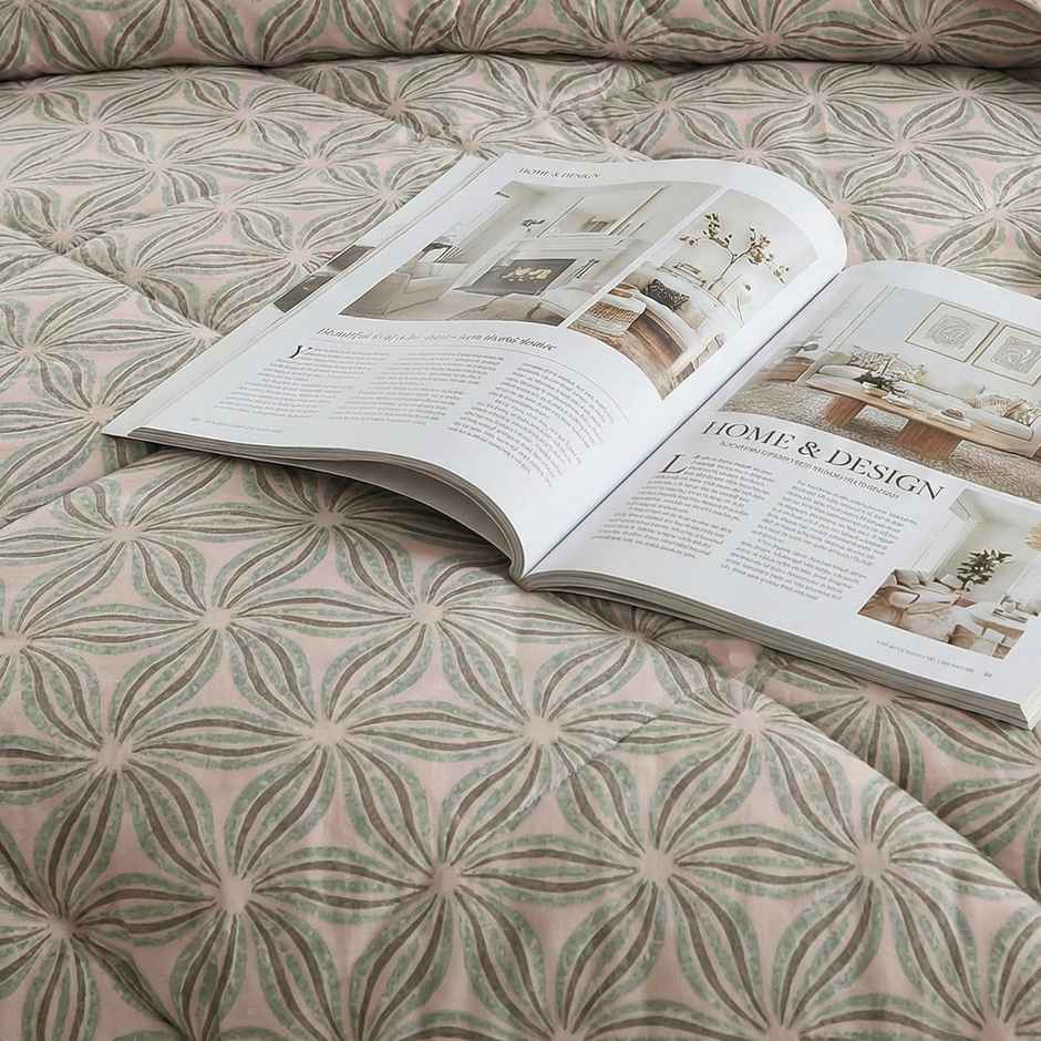Dream Living Printed Reversible Double Bed AC Comforter 220 x 230 cm