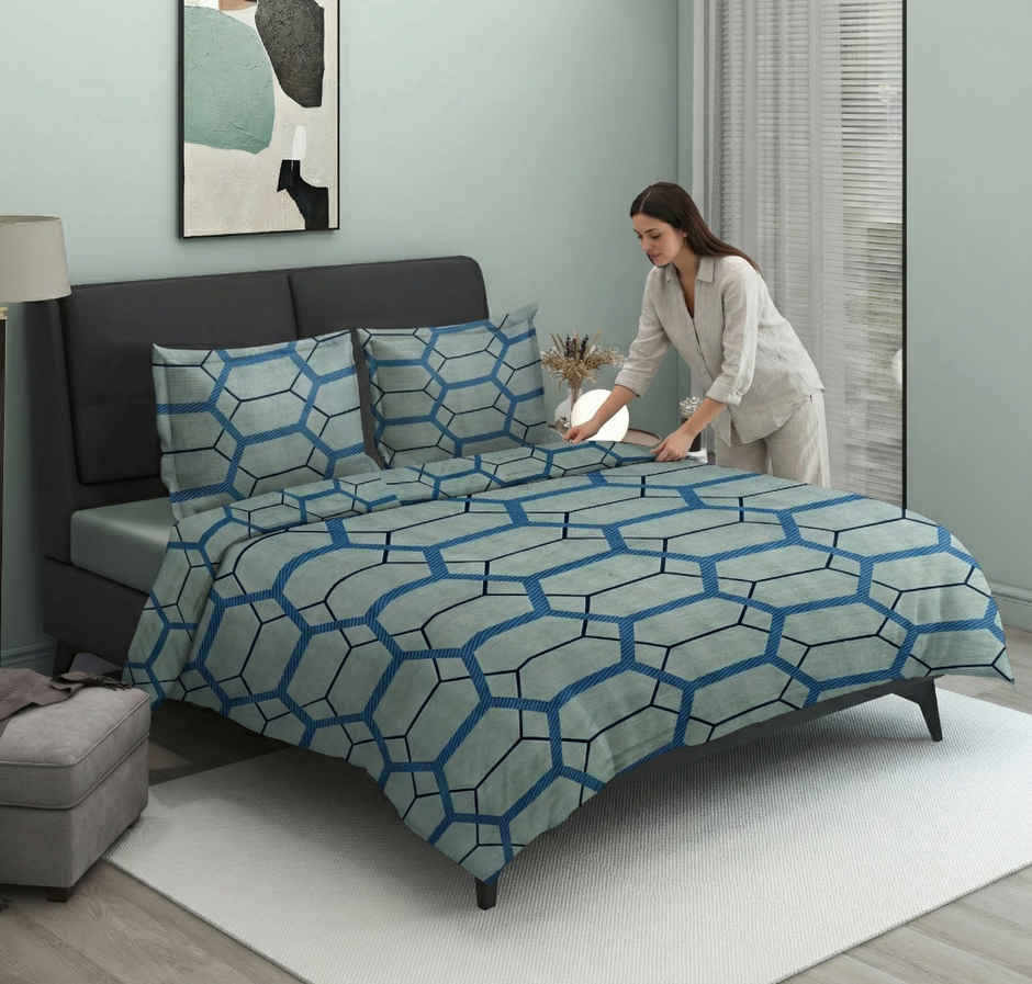 Dream Living 135 GSM King Bedsheet Set |250 x 275 cm| With 2 Pillow Covers