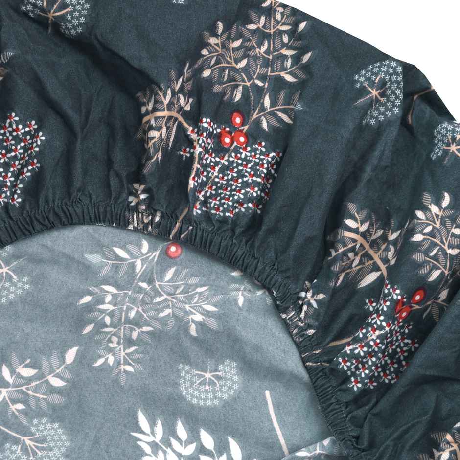 Cortina Fitted Bedsheet for Double Bed | 120 TC | Circles | 100% Microfiber D4