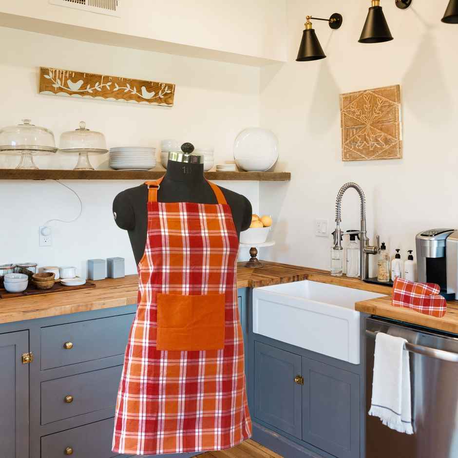 Lushomes Cooking Apron and Oven Glove Set - Red and Orange | Glove 17 x 32 cm | Apron 60 x 80 cm