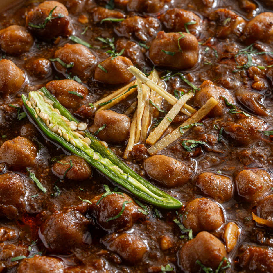 Chole Kulche & Coca-Cola Soft Drink Can Combo