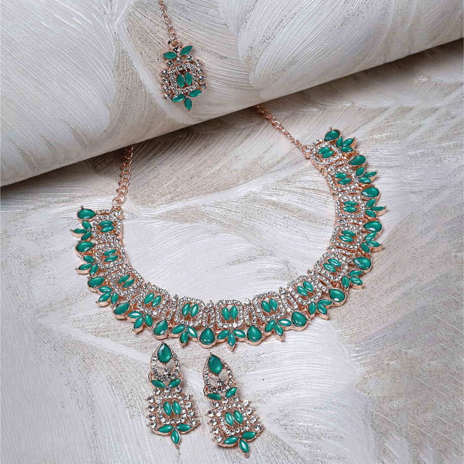 Sukkhi Radiant Gold Plated Green Kundan & Beads Studded Choker Necklace Set