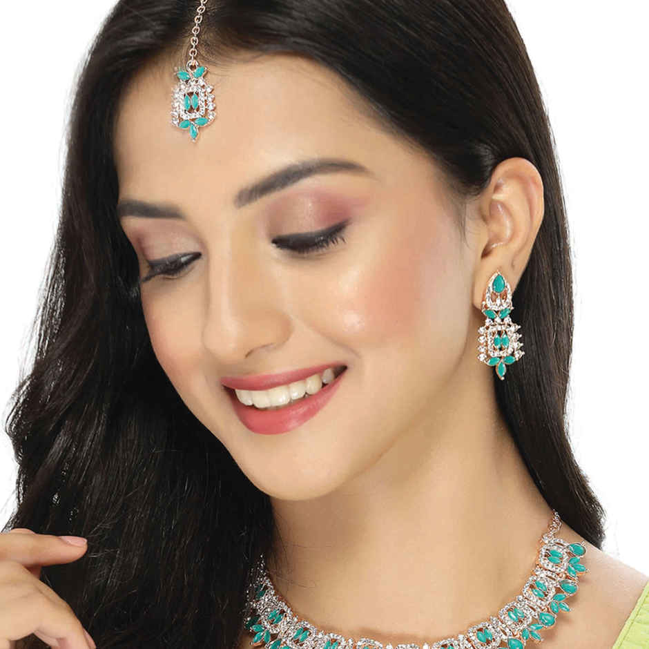 Sukkhi Radiant Gold Plated Green Kundan & Beads Studded Choker Necklace Set