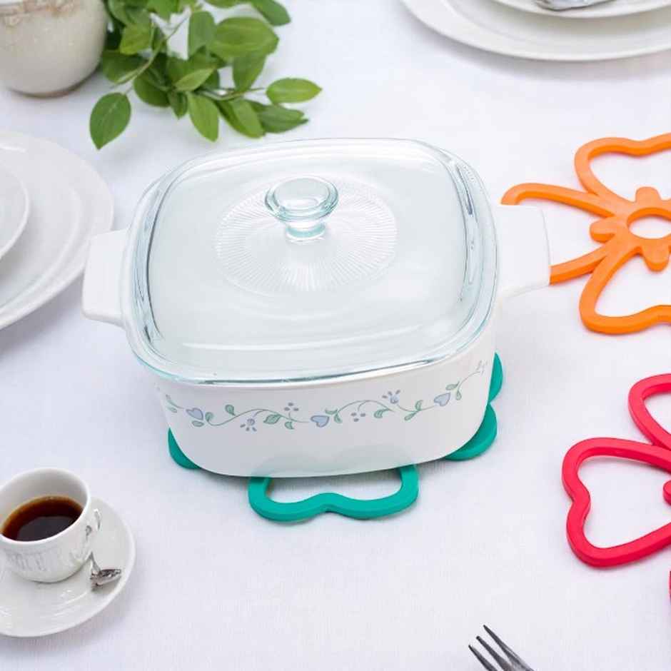 Java 4 Petal Flower Shape Hot Mat (4 Pieces, Orange)