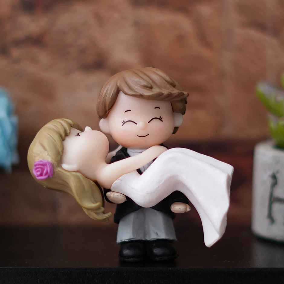 eCraftIndia Polyresin Handcrafted Bride Kissing Groom Romantic Couple Statue Decorative Showpiece