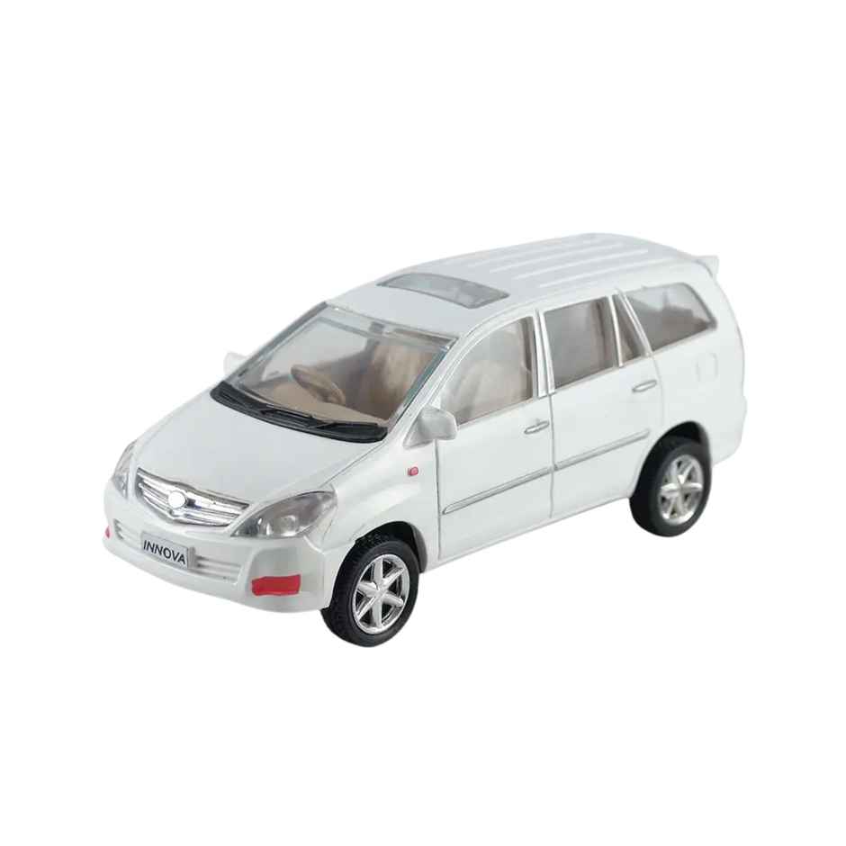 Miniature Centy Toys Innova: Durable Plastic Car Model