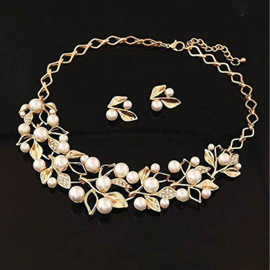 YouBella Stylish Latest Design Necklace Set Jewellery Set for Women (Golden)