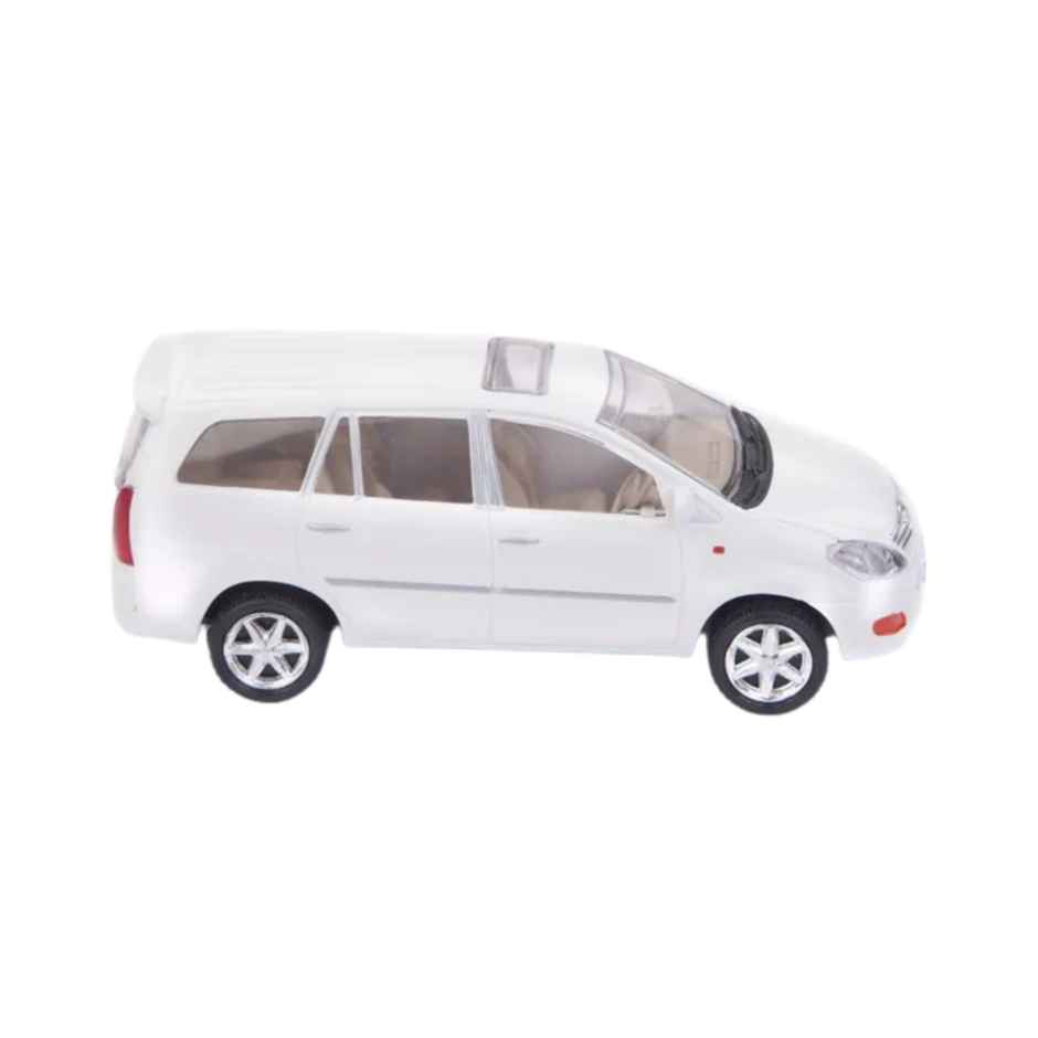 Miniature Centy Toys Innova: Durable Plastic Car Model