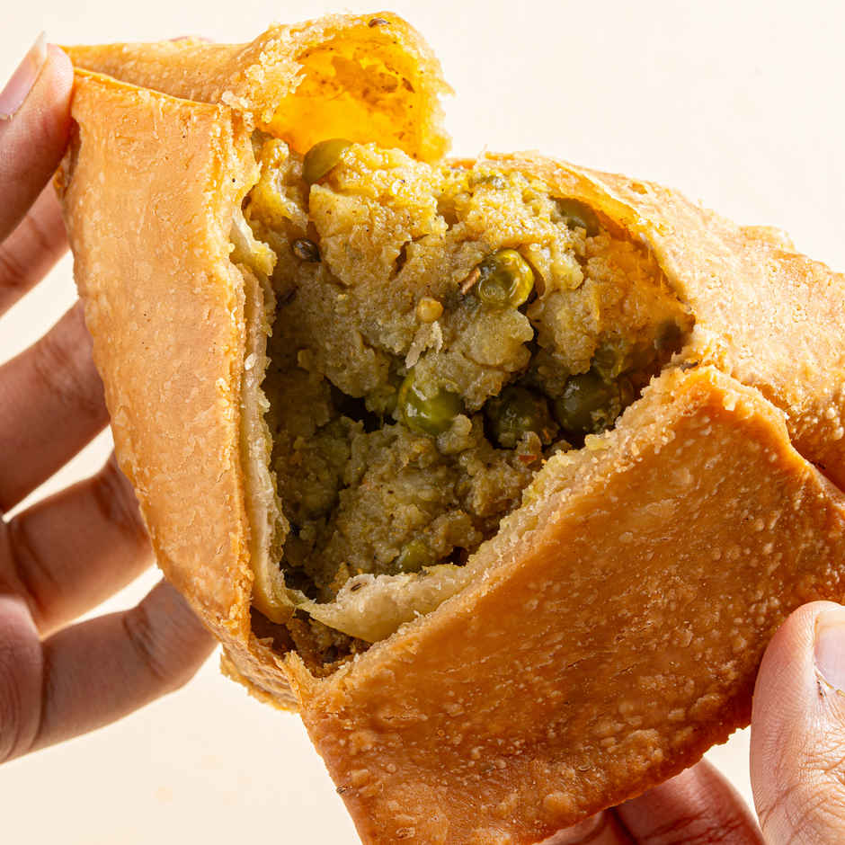 Samosa Pav       
