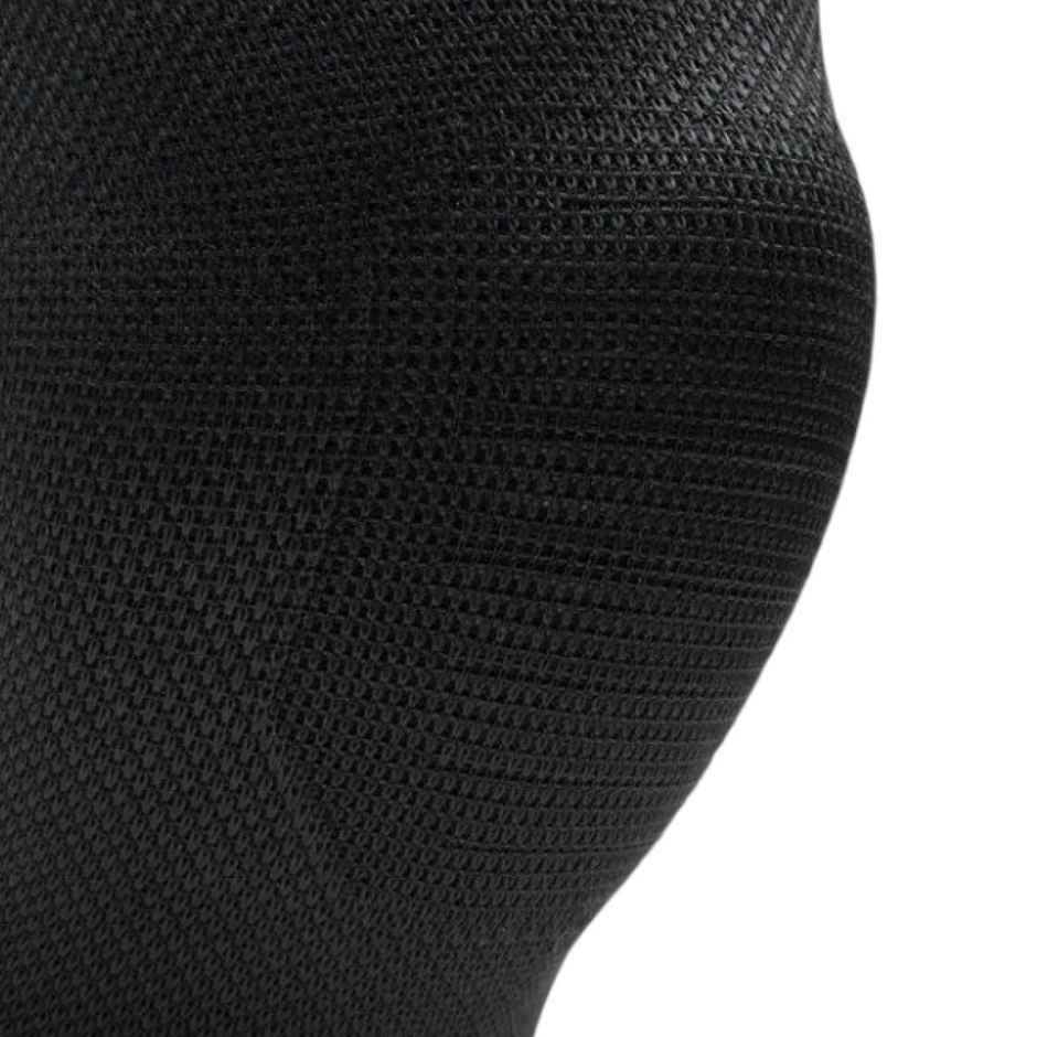 Decathlon Tarmak Adult Right/Left Knee Brace | Black