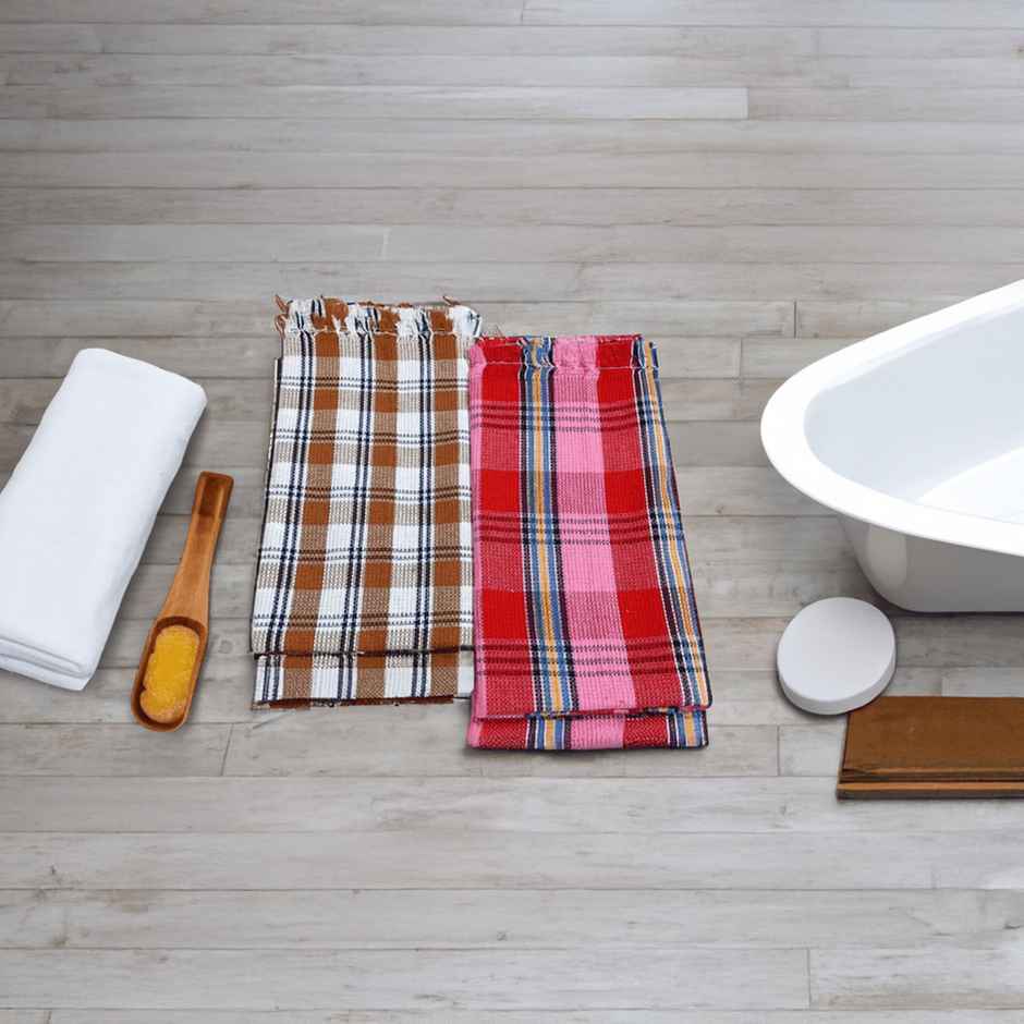 HD Creations Mayura Bath Towel (150cm x 71cm) (Colour May Vary)