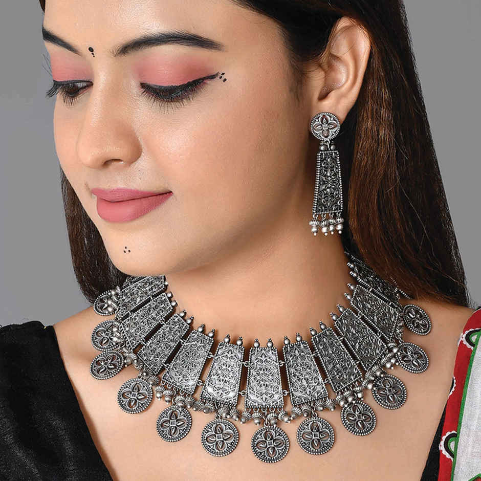 Voylla Nrityotsava Amulya Collar Necklace Set