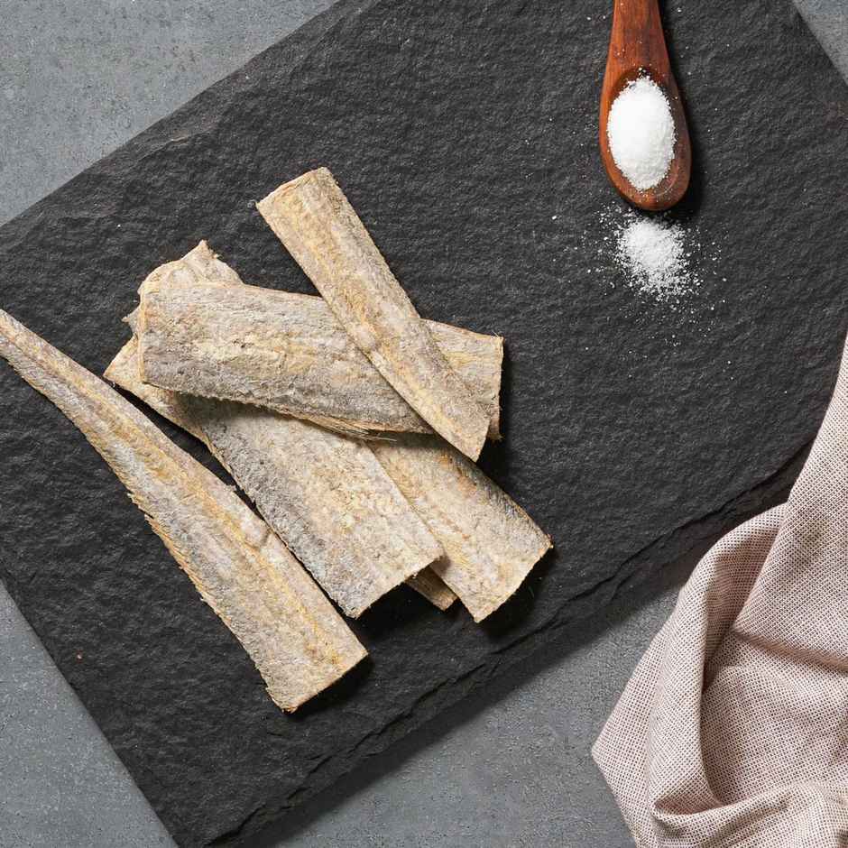 Granny's Village Dry Fish Ribban Cut & Clean