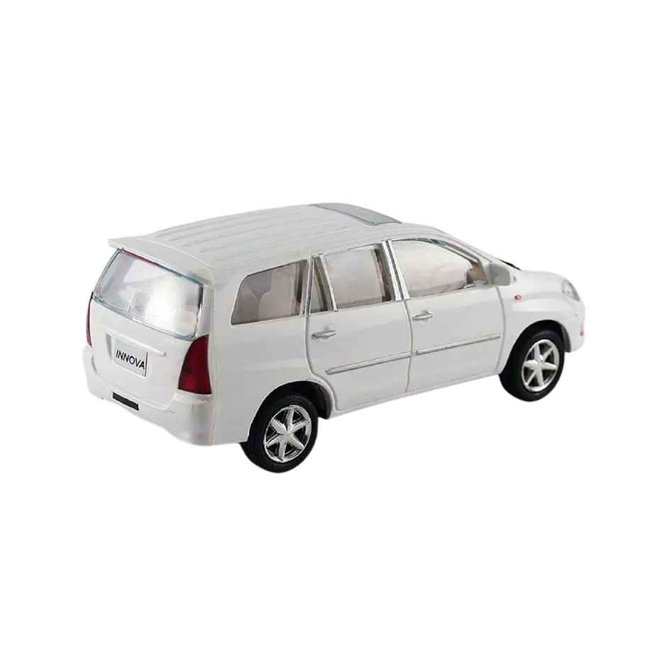 Miniature Centy Toys Innova: Durable Plastic Car Model
