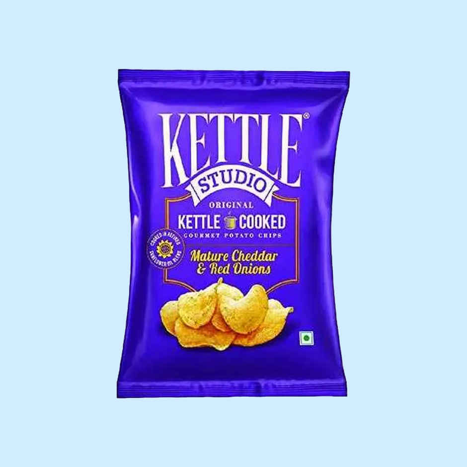 Kettle Studio Mature Cheddar & Red Onions Potato Chips