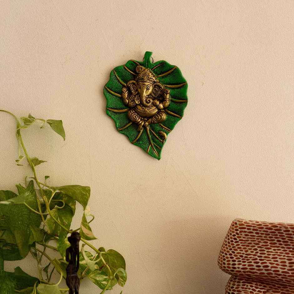 eCraftIndia Lord Ganesha on Green Leaf