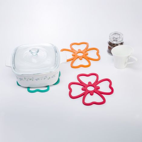 Java 4 Petal Flower Shape Hot Mat (4 Pieces, Orange)