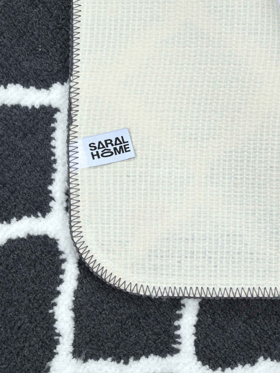 Saral Home Microfiber Geometric Anti-Slip Bath Mat | Grey - 40 x 60 cm